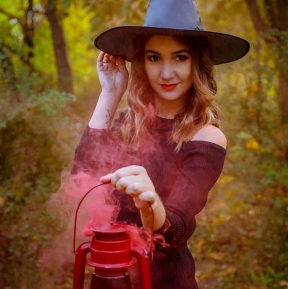 Meet your Posher, Winifred